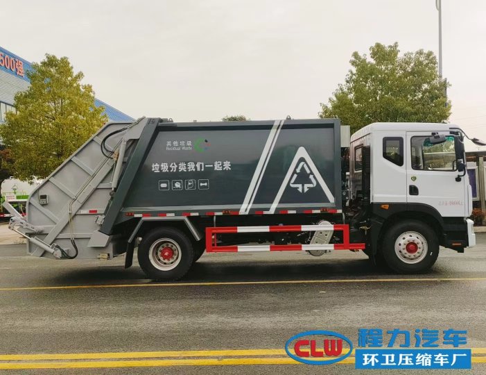 壓縮式垃圾車這樣加油和尿素是省錢或費錢？